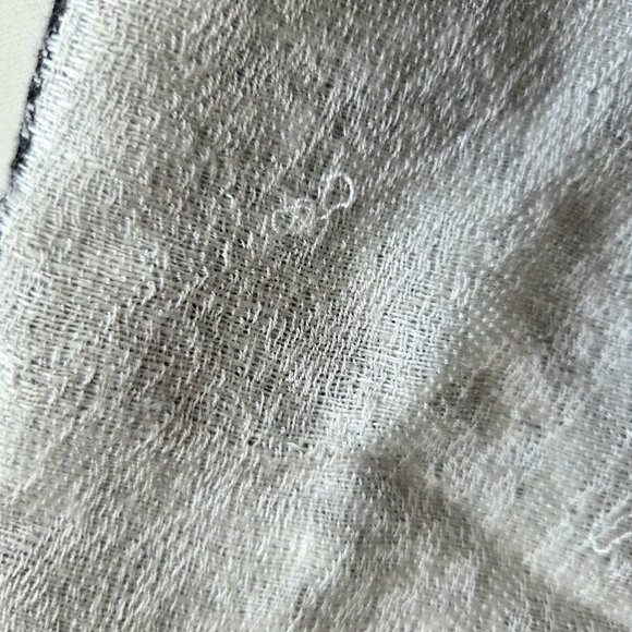 Cashmere blend black white and gray scarf. - Picture 9 of 10